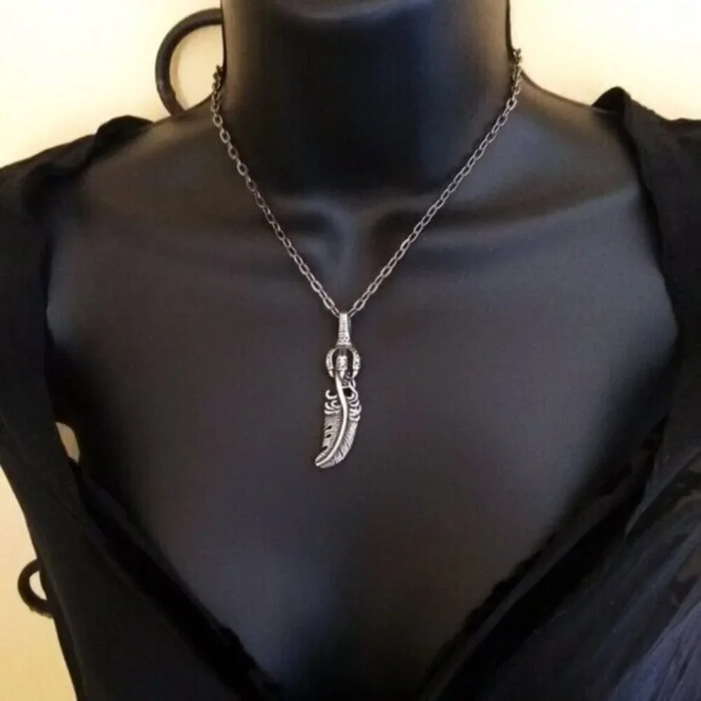 Eagles Claw Talons + Feather - 24